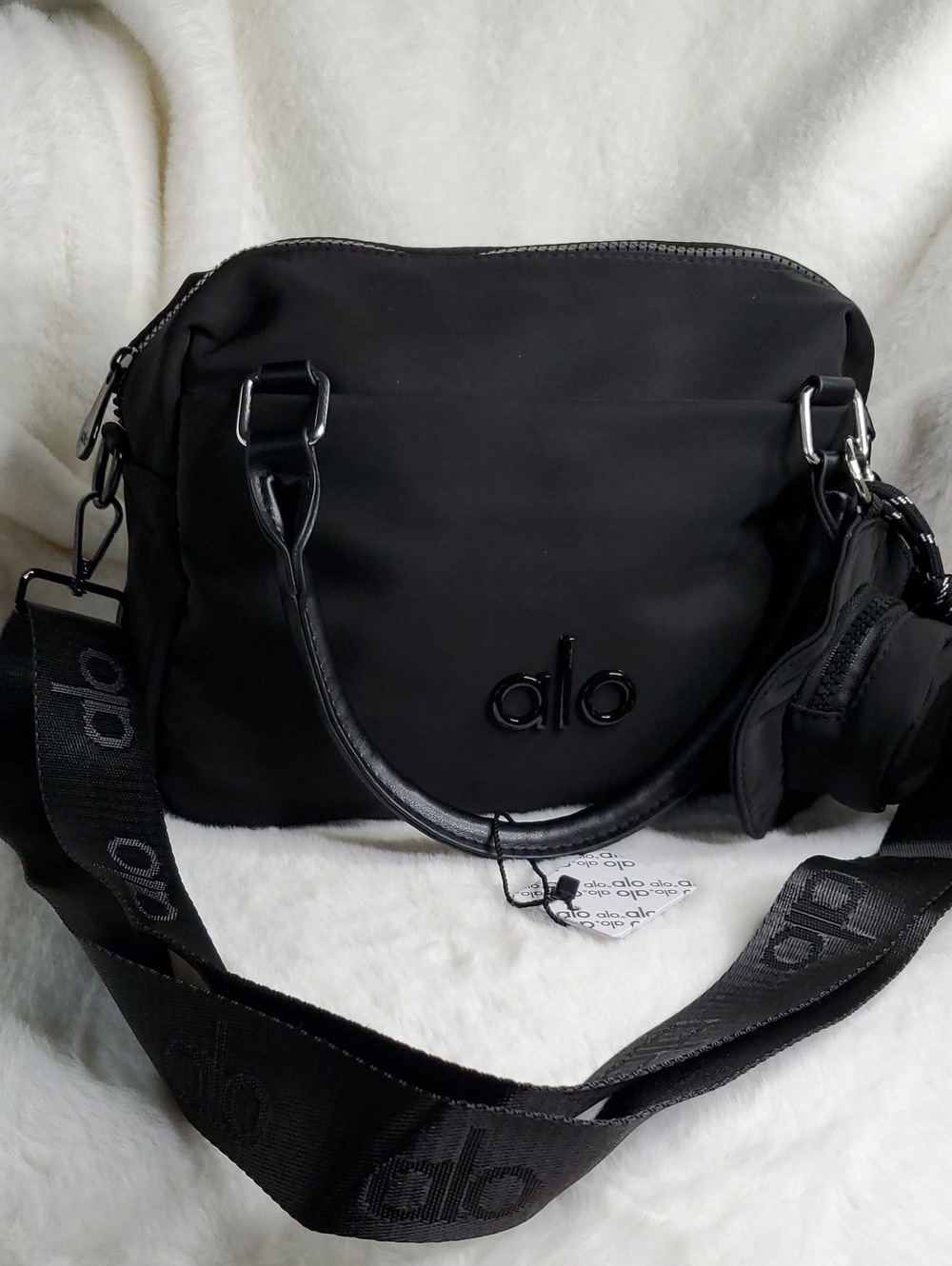 ALO Yoga Black Crossbody Bag with Logo Strap - Picture 3 of 12